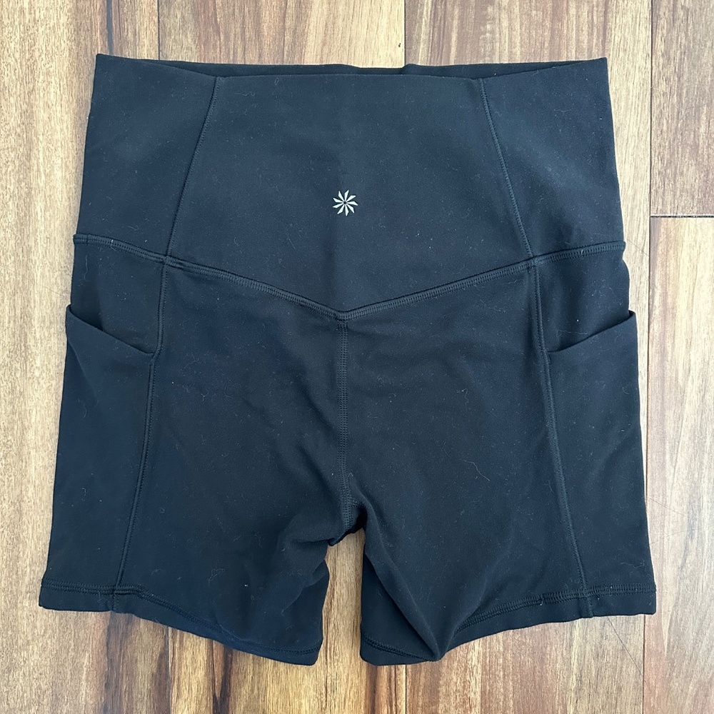 Athleta Salutation Stash High Rise 5" Short